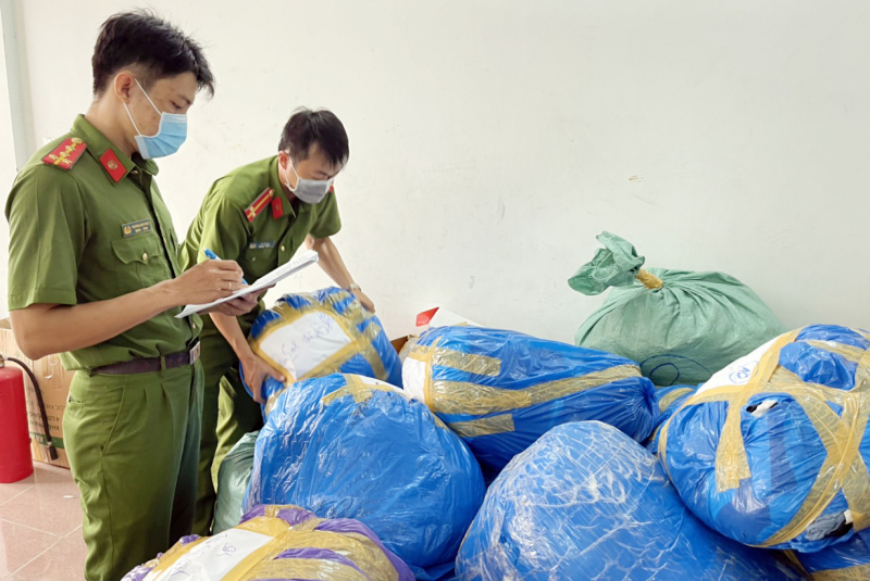 Phát hiện nhiều sản phẩm không rõ nguồn gốc xuất xứ tại trung tâm TP Cần Thơ -1