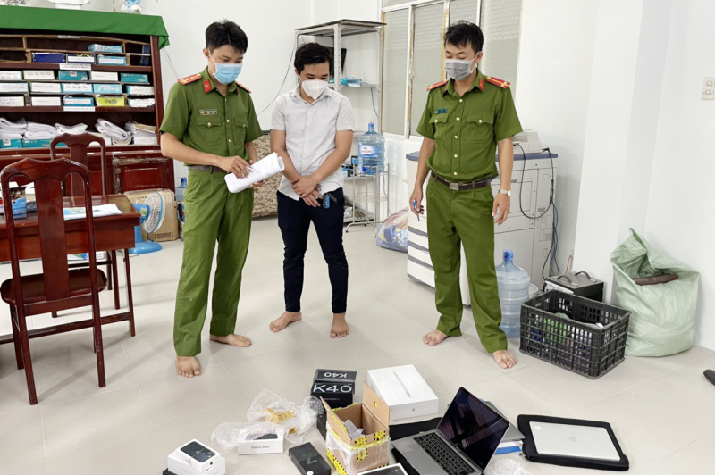 Phát hiện nhiều sản phẩm không rõ nguồn gốc xuất xứ tại trung tâm TP Cần Thơ -0