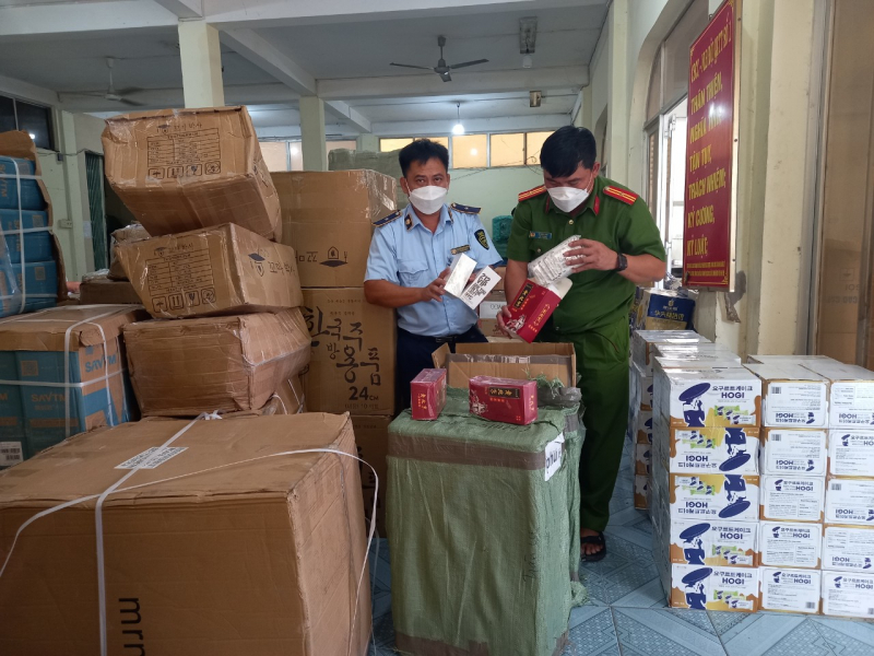 Bắt giữ lô hàng hơn 1 tỷ đồng không có hóa đơn chứng từ hợp pháp -0