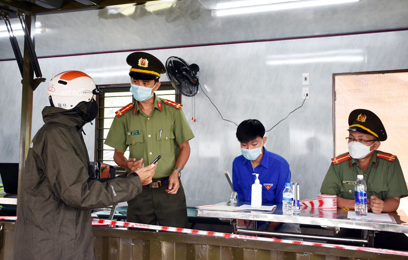 Công an Quảng Nam “vượt nắng, thắng mưa” -0