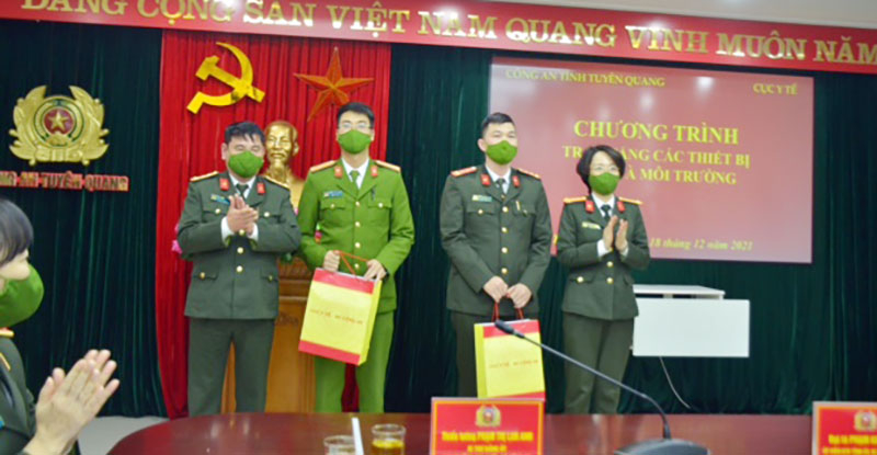 Cục Y tế về nguồn, tặng quà tri ân tại Tuyên Quang -1