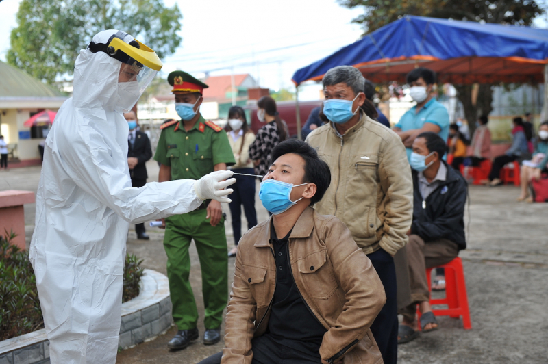 “Đại gia” Trịnh Sướng cùng 38 đồng phạm tiếp tục hầu toà -0