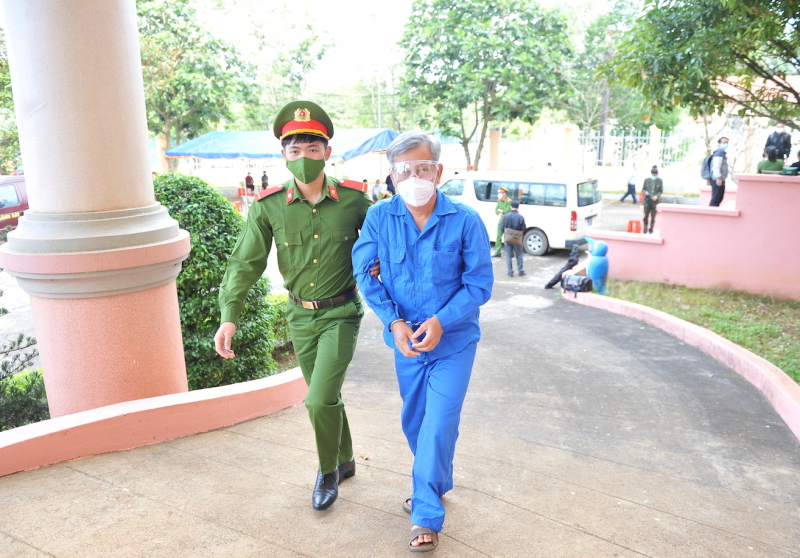 “Đại gia” Trịnh Sướng cùng 38 đồng phạm tiếp tục hầu toà -0