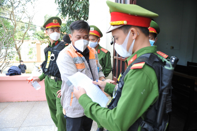 “Đại gia” Trịnh Sướng cùng 38 đồng phạm tiếp tục hầu toà -0