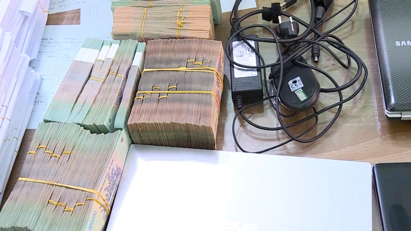 Tạm giữ 15 đối tượng trong đường dây đánh bạc hơn 1.000 tỷ đồng qua mạng -0