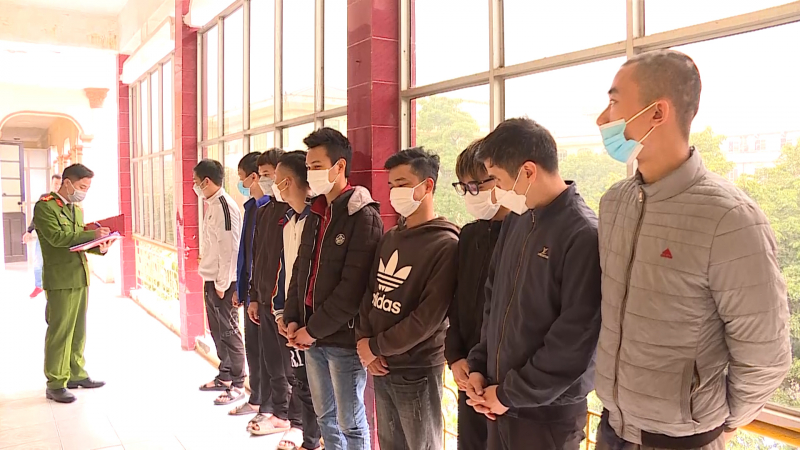 Tạm giữ 15 đối tượng trong đường dây đánh bạc hơn 1.000 tỷ đồng qua mạng -0