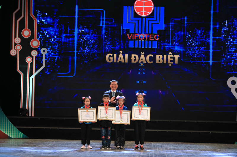Trao giải cuộc thi sáng tạo thanh thiếu niên nhi đồng toàn quốc lần thứ 17 -0