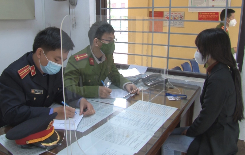 Khởi tố đối tượng đăng tải nhiều clip, hình ảnh khiêu dâm lên mạng internet -0