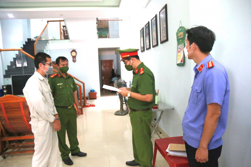 Nhân viên bán hàng “tung chiêu” chiếm đoạt tiền tỷ của công ty -0