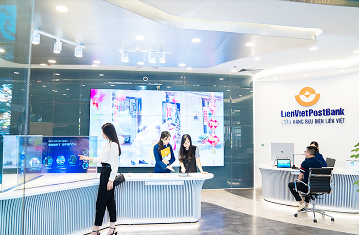Trải nghiệm dịch vụ tại phòng giao dịch thông minh của LienVietPostBank với nhiều phần quà hấp dẫn -0
