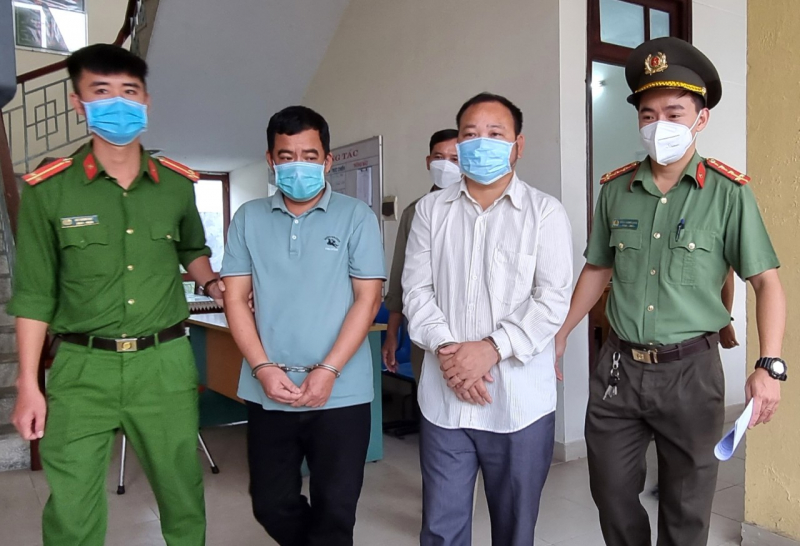 Bắt 2 tài xế tiếp tay cho người nước ngoài nhập cảnh trái phép -0