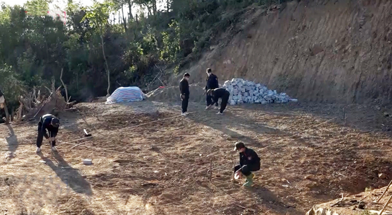 Nỗ lực hoàn thiện hơn 1.000 nhà ở cho hộ nghèo ở Điện Biên Đông trước Tết Nguyên đán -0