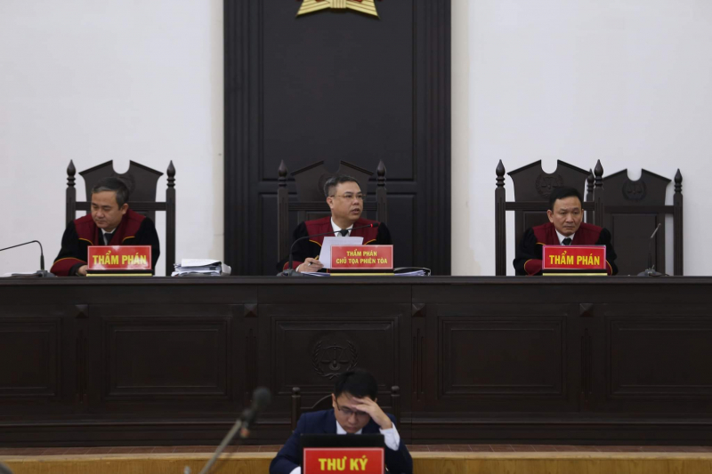 Hoãn phiên xử cựu Bộ trưởng Vũ Huy Hoàng do đang điều trị bệnh -0