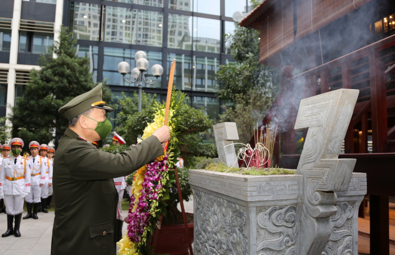 Đảng ủy Công an Trung ương, Bộ Công an dâng hương tưởng niệm Chủ tịch Hồ Chí Minh -1
