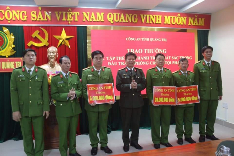Thưởng nóng các đơn vị bắt vụ vận chuyển 2kg ma tuý đá và 12.000 viên ma tuý tổng hợp -0