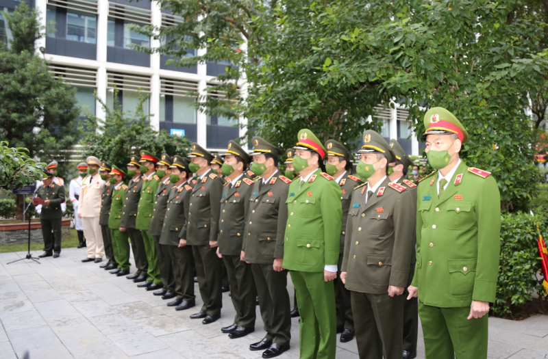 MPS leaders pay tribute to President Ho Chi Minh -0