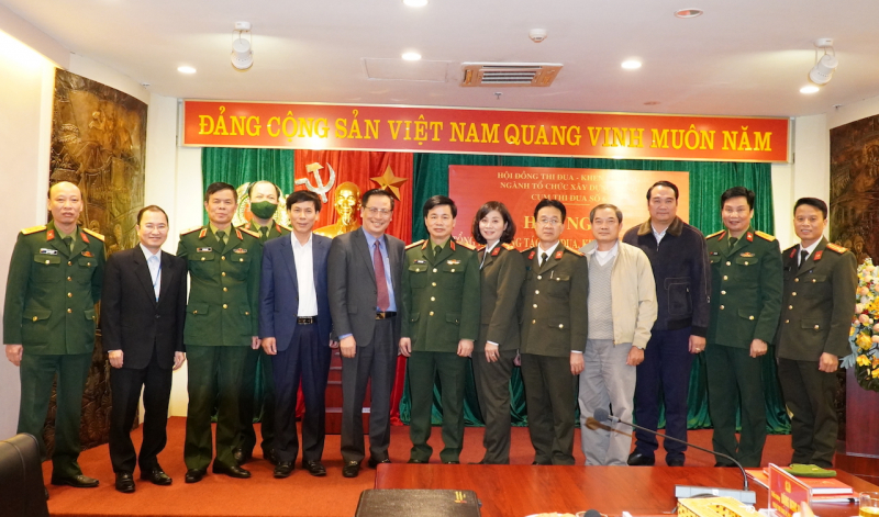 Xây dựng tổ chức Đảng trong sạch, vững mạnh gắn với xây dựng cơ quan vững mạnh toàn diện  -0