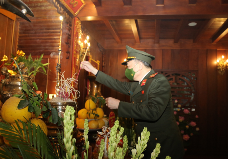 MPS leaders pay tribute to President Ho Chi Minh -0