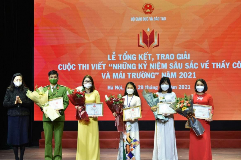 Cán bộ Trường cao đẳng Cảnh sát nhân dân I đạt giải khuyến khích cuộc thi viết về thầy cô và mái trường -0
