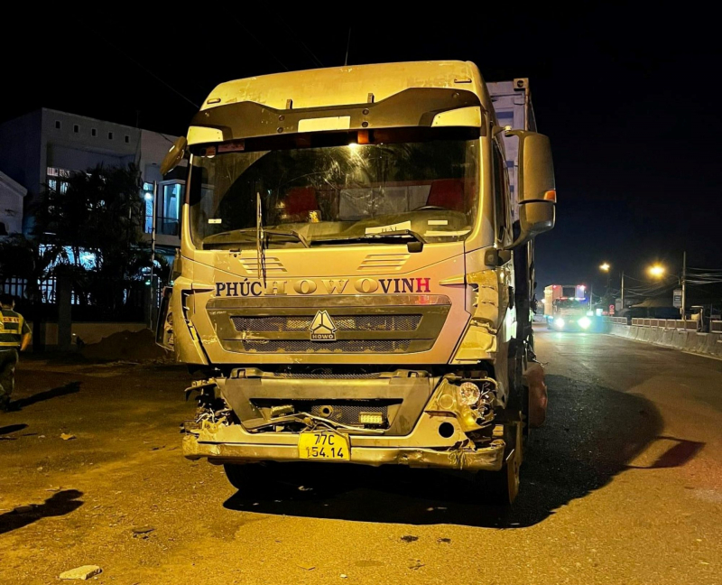 Chặn bắt khẩn cấp ô tô tải gây tai nạn liên hoàn bỏ trốn -0