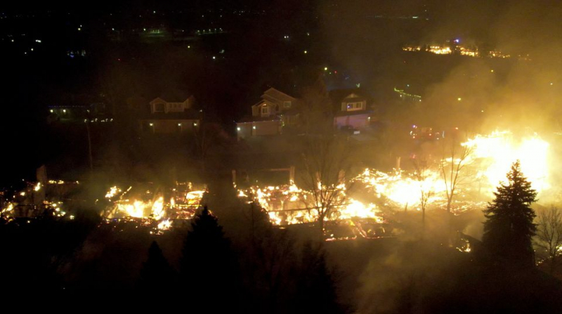 Three people missing and feared dead from fierce Colorado wildfire -0