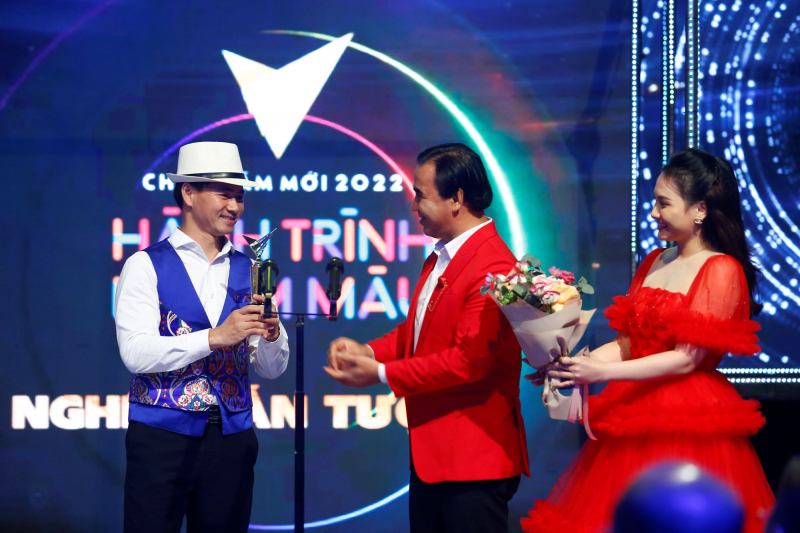 	“Hương vị tình thân” được tôn vinh Phim truyền hình ấn tượng VTV Awards 2021 -0