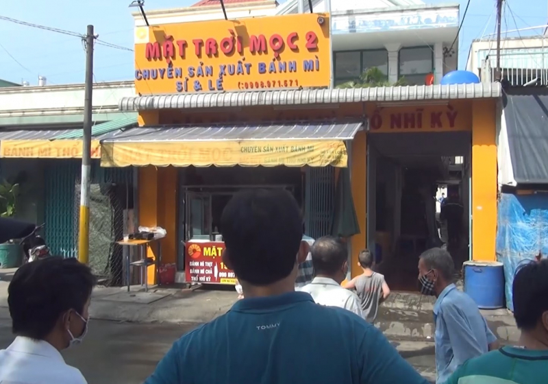 Kịp thời khống chế 2 đám cháy tại lò bánh mì và cửa hàng điện tử -0