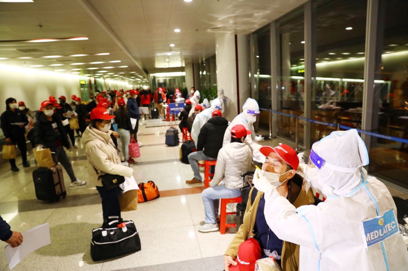 Tổ chức test nhanh, thống nhất mẫu phiếu xét nghiệm và trả kết quả xét nghiệm vi rút SARS-CoV-2 tại các cảng hàng không -0