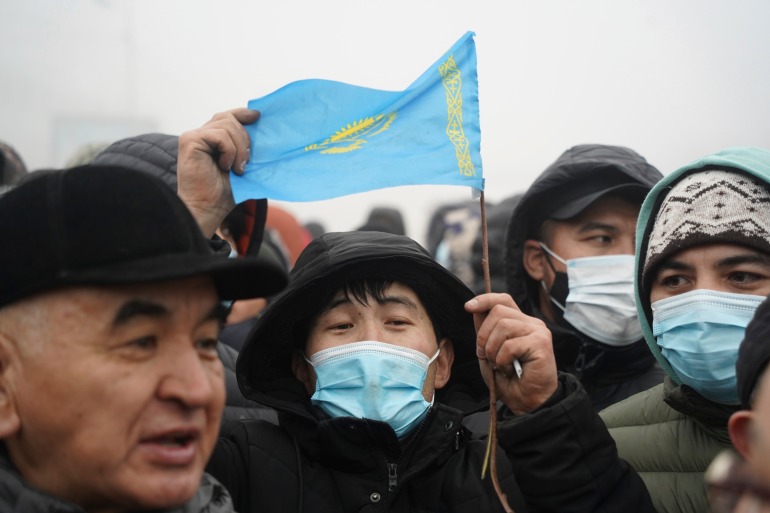 Biểu tình leo thang, Tổng thống Kazakhstan cầu cứu liên minh quốc tế -0