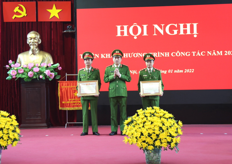 Mobile police force successfully fulfills tasks in 2021 while contributing to fighting COVID  -0