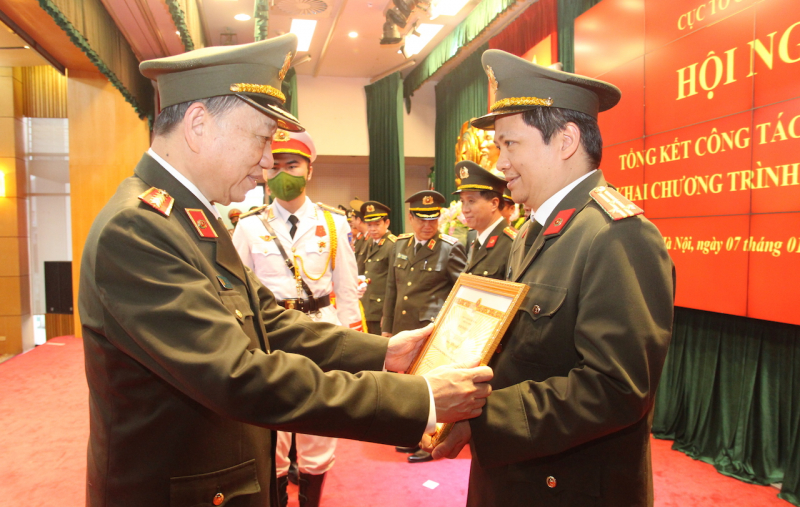 Nâng cao năng lực đội ngũ cán bộ đáp ứng yêu cầu nhiệm vụ -0