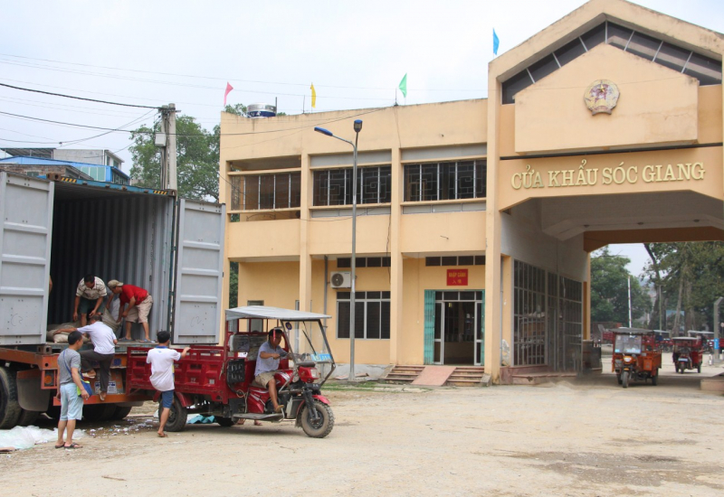 Trung Quốc khôi phục thông quan tại cửa khẩu Bình Mãng  -0