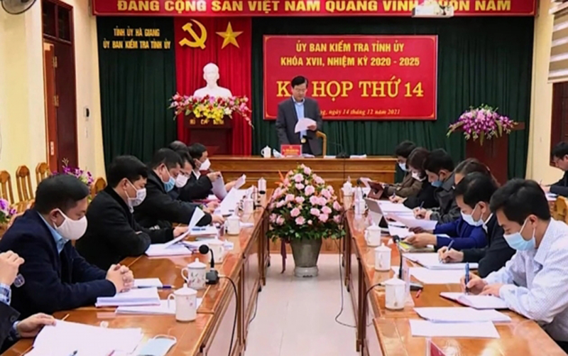 Khởi tố, bắt tạm giam nguyên Chánh Văn phòng và Kế toán Ban Nội chính Tỉnh ủy Hà Giang -0