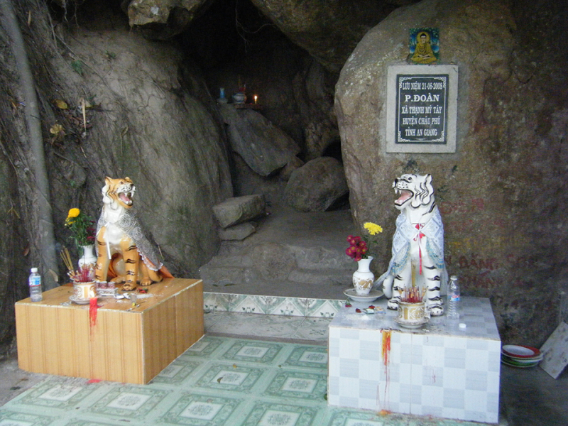 Hồ sợ vụ án “Đạo đâm giả cọp thần” trên Thiên Cấm Sơn -0