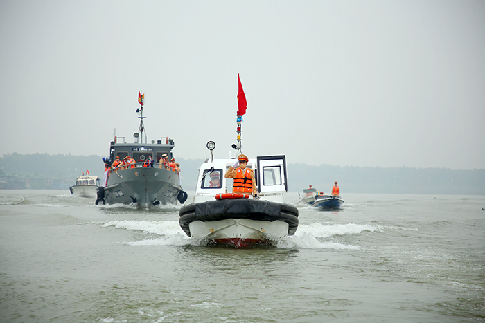 Những người “trấn ải” nơi cửa biển, bến sông -1