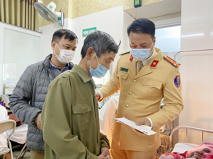 Những người “trấn ải” nơi cửa biển, bến sông -0