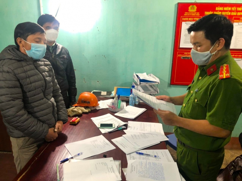 Nhóm tội phạm dùng chiêu “tráo sổ, tráo người” -0