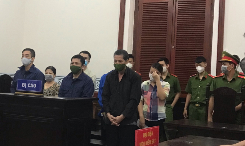 Cho nữ nhân viên bán dâm, chủ nhà hàng lãnh án -0