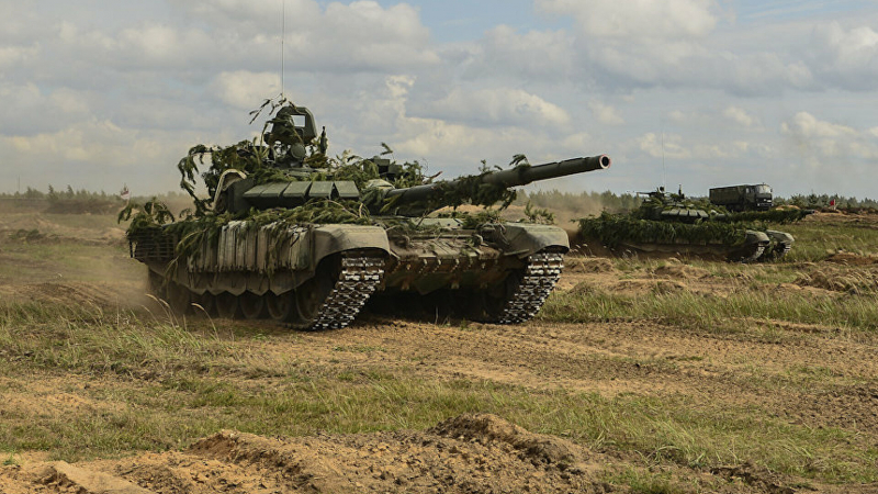 Xe tăng Nga tập trận bắn đạn thật gần Ukraine -0