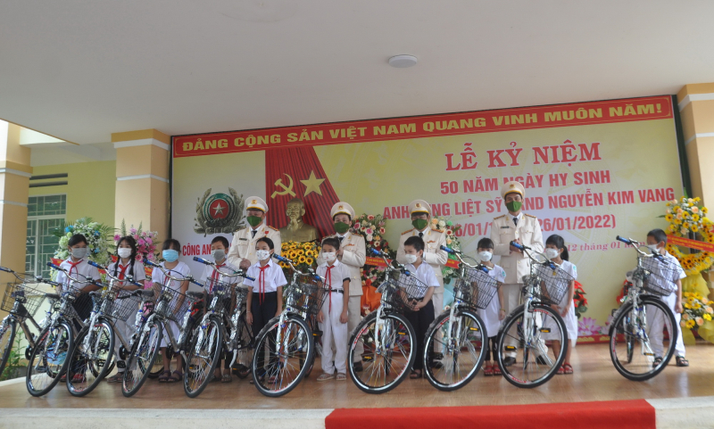 Kỷ niệm 50 năm ngày Anh hùng liệt sĩ CAND Nguyễn Kim Vang hy sinh -1