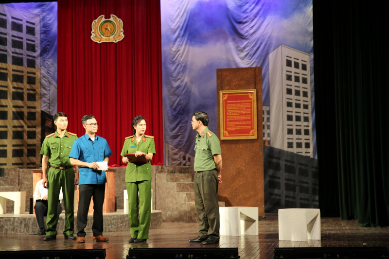 nha hat cand.jpg -0