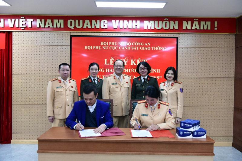 Đồng hành chương trình “Yêu thương mùa COVID-19” -0