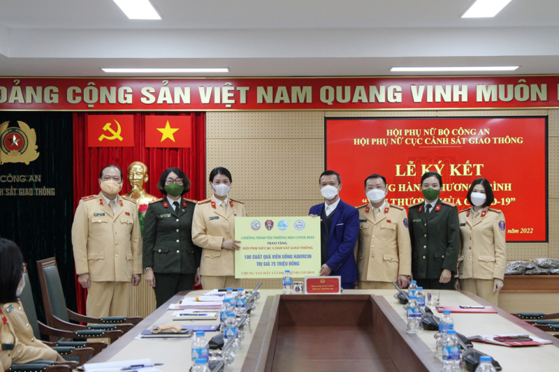 Đồng hành chương trình “Yêu thương mùa COVID-19” -0