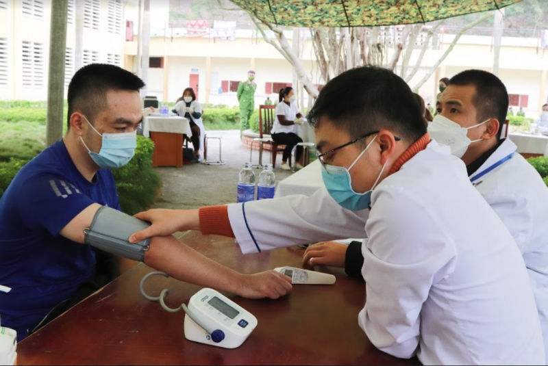 Tiêm vaccine phòng COVID-19 cho các can, phạm nhân tại Trại tạm giam Công an tỉnh Sơn La -0