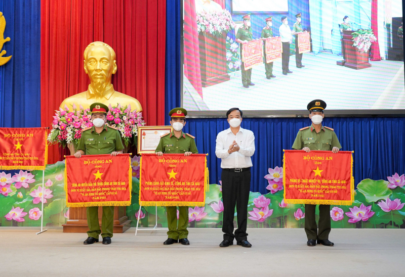 Công an tỉnh cực Nam Tổ quốc quyết tâm giữ vững ANTT, phòng chống dịch hiệu quả -0