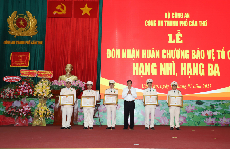 Chủ động nắm chắc tình hình, bảo vệ tuyệt đối an toàn các sự kiện của đất nước, địa phương  -0