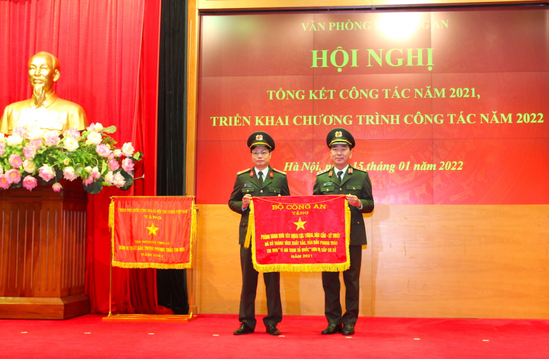 Đổi mới, nâng cao chất lượng công tác tham mưu kịp thời, đúng và trúng tình hình -1