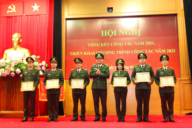 Đổi mới, nâng cao chất lượng công tác tham mưu kịp thời, đúng và trúng tình hình -1