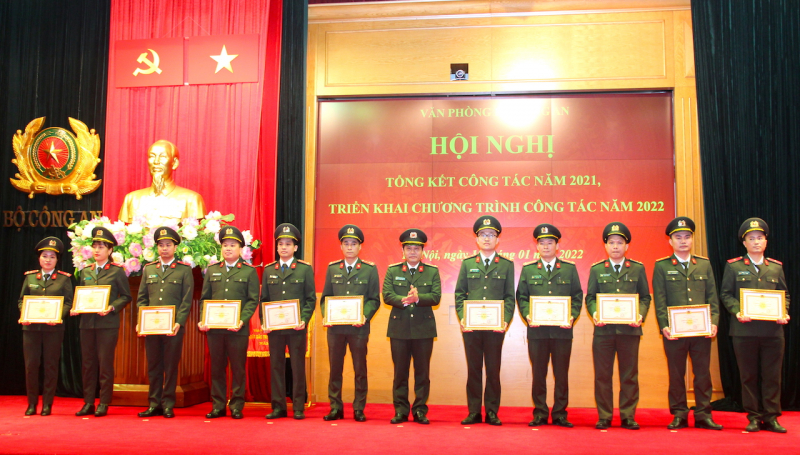 Đổi mới, nâng cao chất lượng công tác tham mưu kịp thời, đúng và trúng tình hình -2