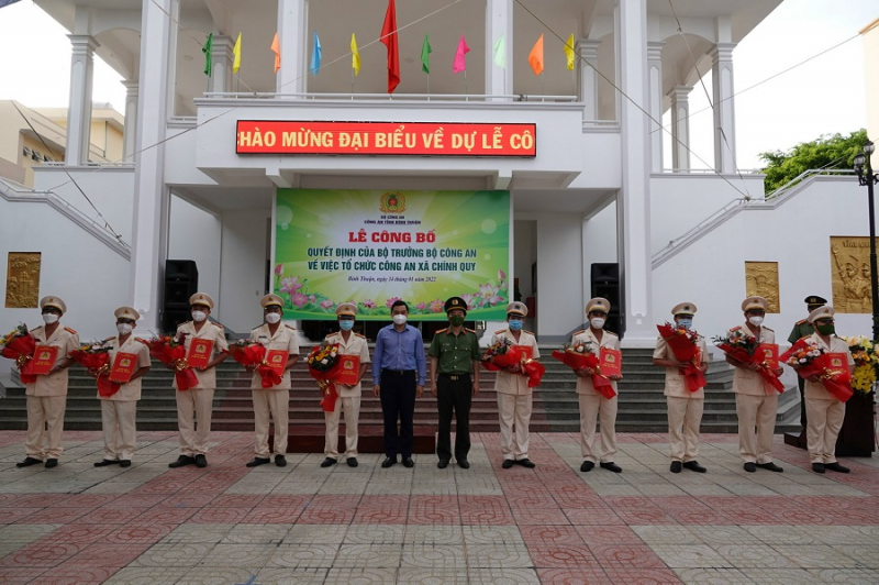 Công bố Quyết định của Bộ trưởng Bộ Công an về tổ chức Công an xã chính quy và ra mắt Tiểu đoàn cảnh sát Cơ động dự bị chiến đấu -0